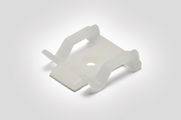 Clips para sujetar tubos, cables y conductos