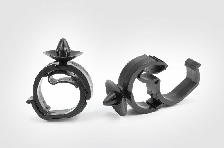 Clips para cables para la gestión de fluidos