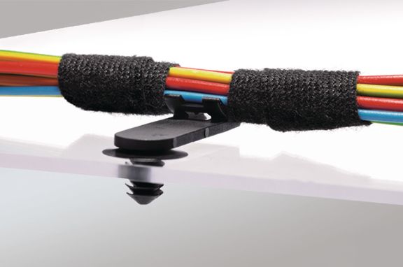 Clips de agrupamiento que proporcionan estabilidad a los mazos de cables y cables largos