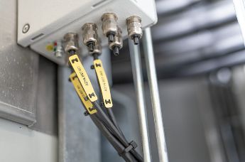 Flexibles y resistentes: etiquetas para cables TIPTAG PU.