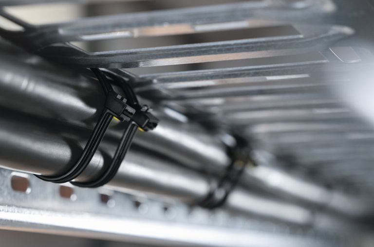 Bridas para aplicaciones en trabajos pesados: bridas KR resistentes a vibraciones