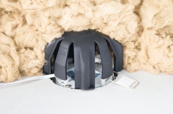 protector de focos empotrables de tamaño reducido SpotClip IV de HellermannTyton
