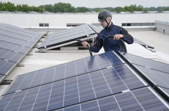 El kit definitivo en el que encontrará los productos necesarios para identificar, fijar, proteger y aislar su instalación solar de manera sencilla y rápida