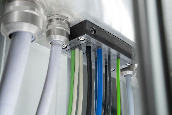 Sistema de entrada de cables VarioPlate para espacios reducidos