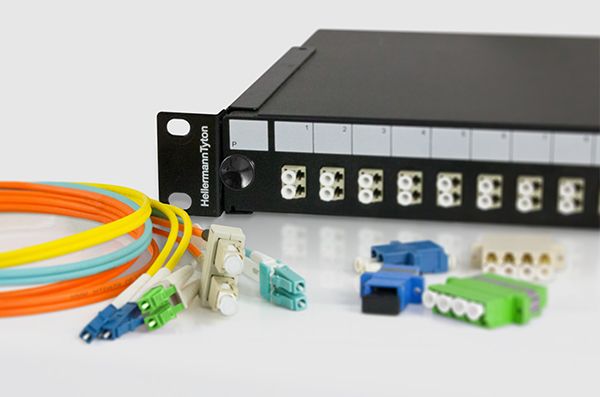 Soluciones de fibra conectores y adaptadores